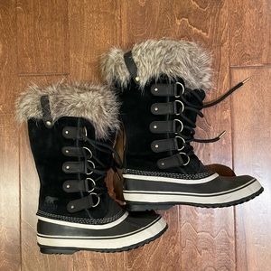 Women’s Sorel Joan of Arctic fur trimmed boots